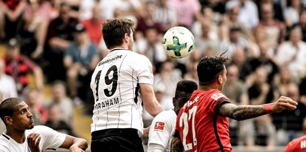 Frankfurt cae 0-3 ante Hertha; Marco Fabián juega 30 minutos