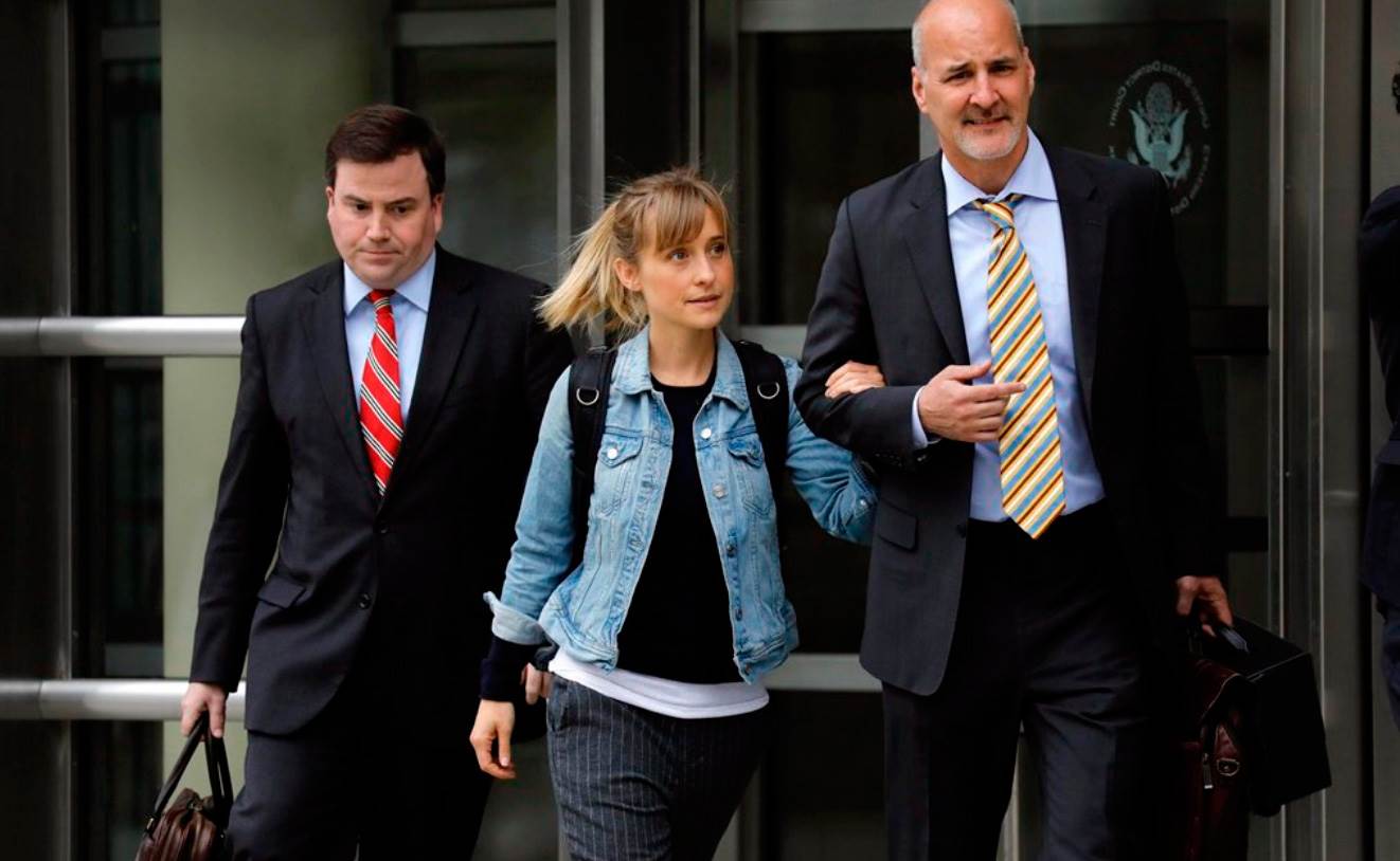 Actriz de Smallville, Allison Mack, libre bajo fianza