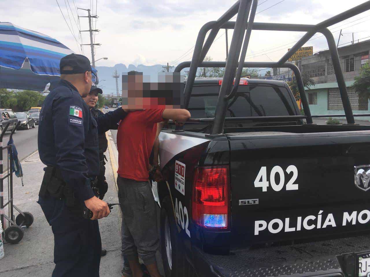 Capturan a cinco limpiavidrios en operativo en Col. Garza Nieto