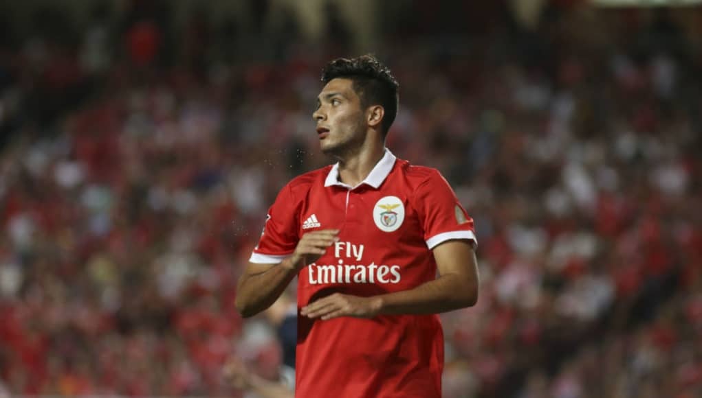 Benfica tiene en planes vender a Raúl Jiménez