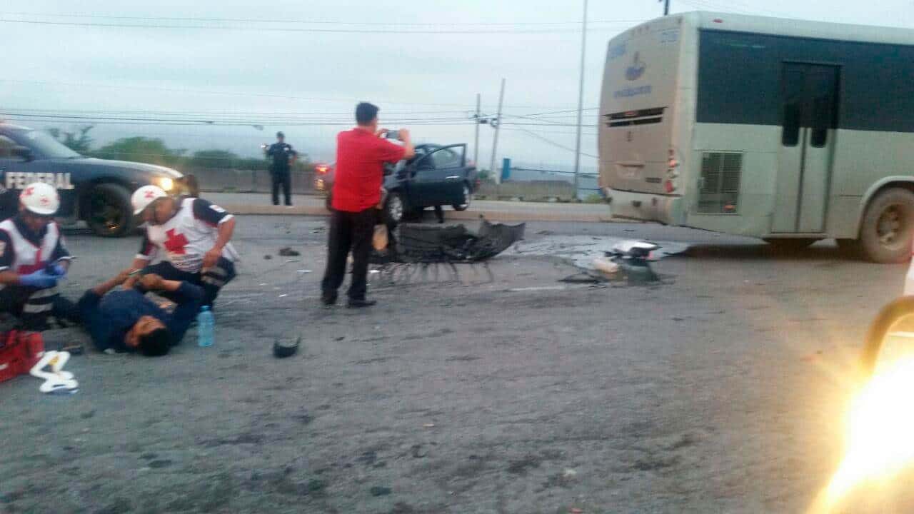 Dormita y choca taxista en la carretera a Laredo