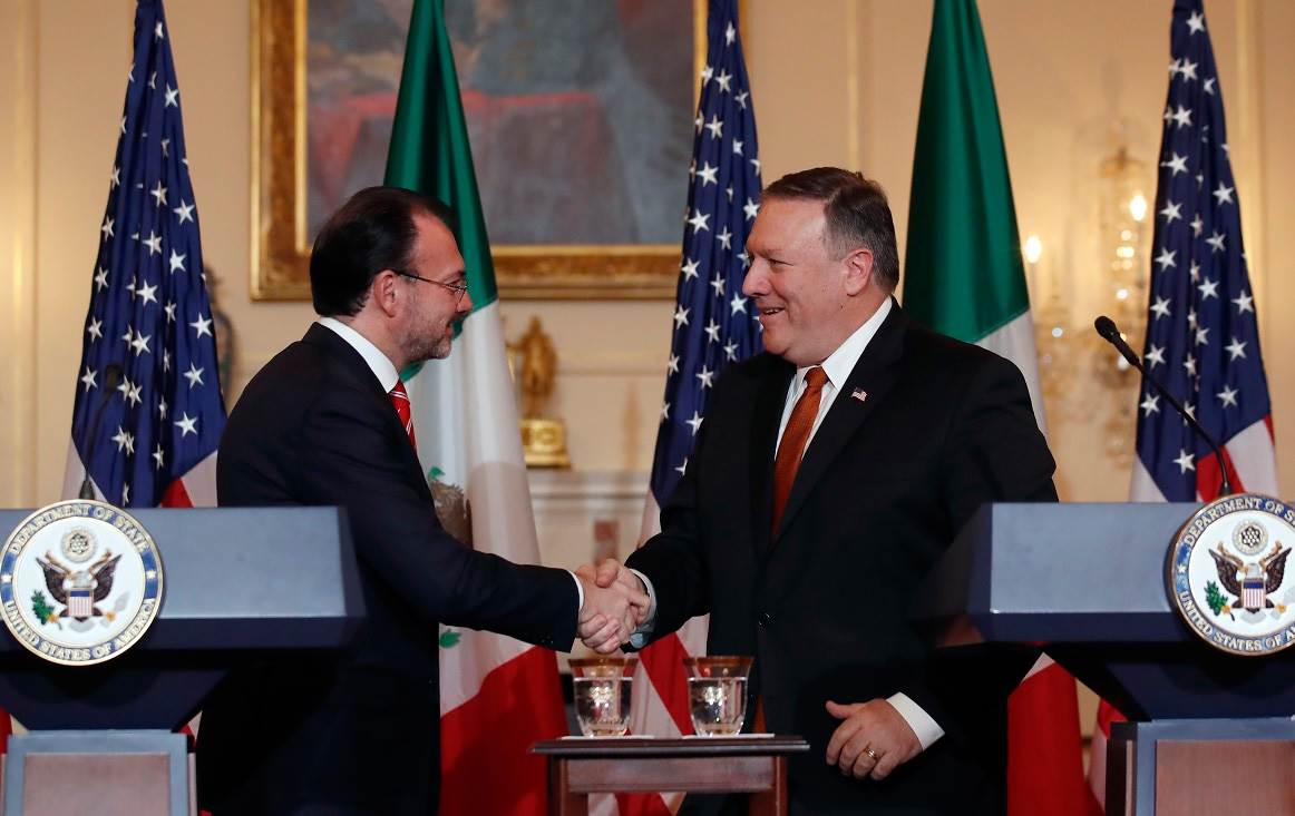 Videgaray dialoga con Mike Pompeo sobre medidas por aranceles a aluminio