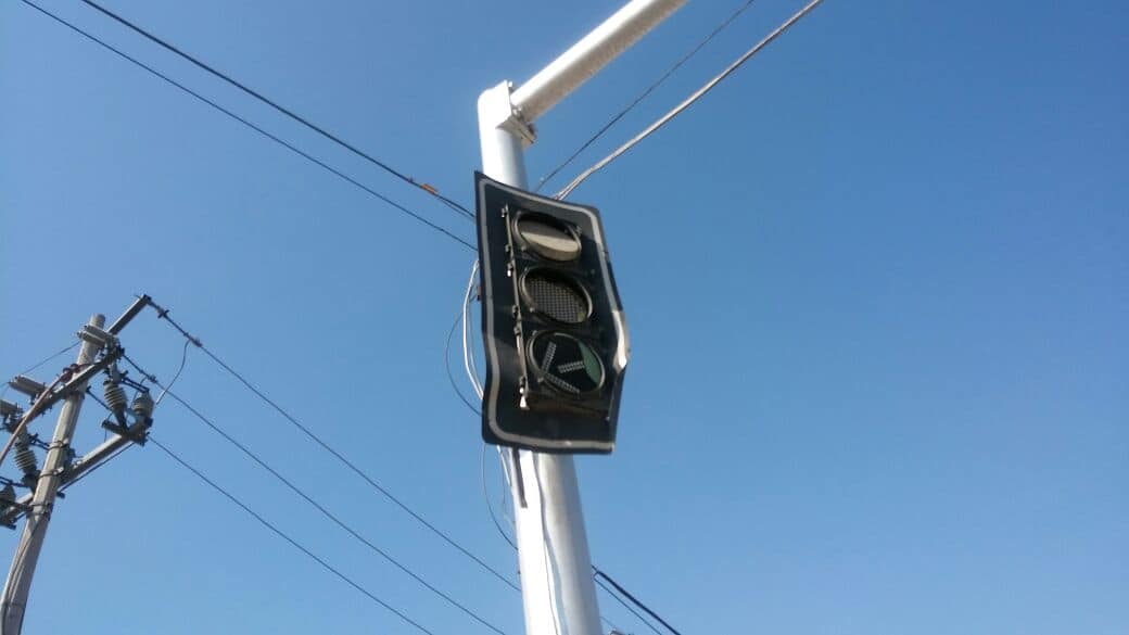 Viralizan semáforos derretidos por ola de calor en Torreón y Gómez Palacio