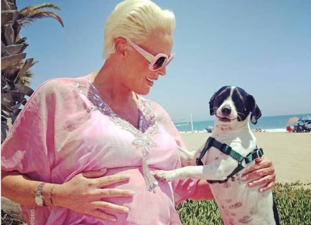 Tiene una niña Brigitte Nielsen a sus 54 años