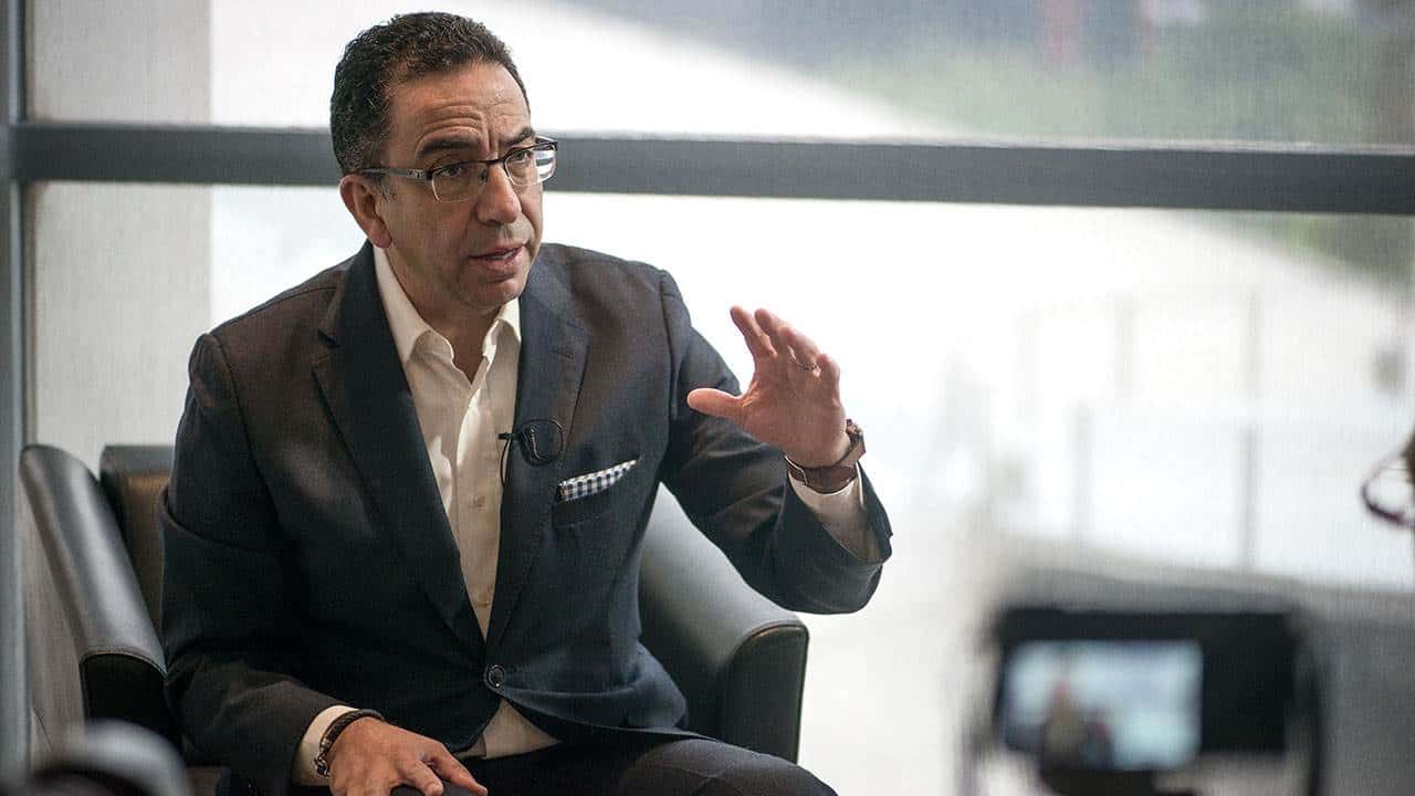 Sancionan a Javier Lozano Alarcón por tuit que discrimina a adultos mayores