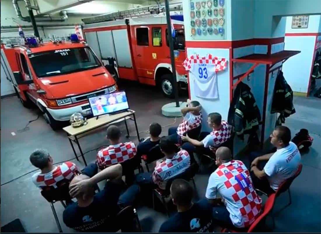 Bomberos croatas reaccionan a alarma en plena tanda de penales en Mundial de Rusia