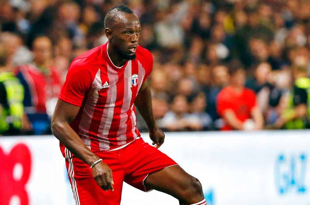 Usain Bolt es puesto a prueba para jugar fútbol en Australia