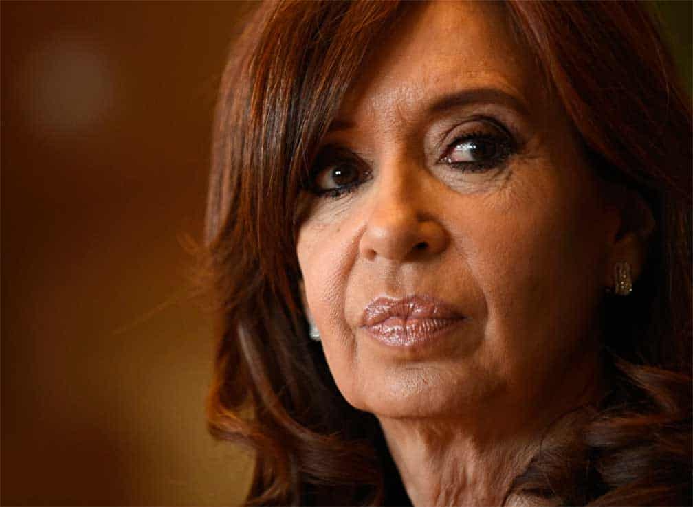 Citan a expresidenta Cristina Fernández en caso por corrupción