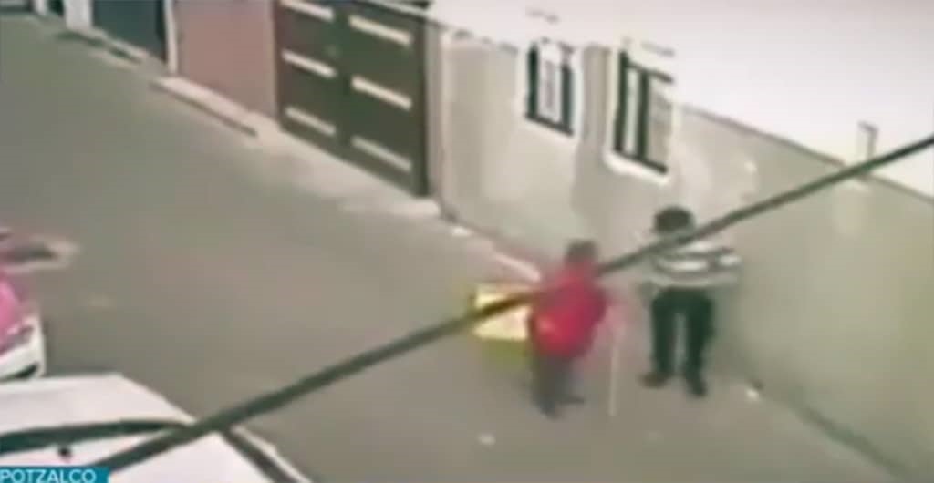 Anciano vendedor de gelatinas es asaltado por joven