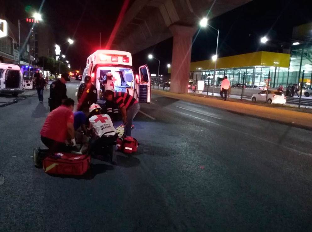 Arrollan a hombre ebrio frente a Central de Autobuses