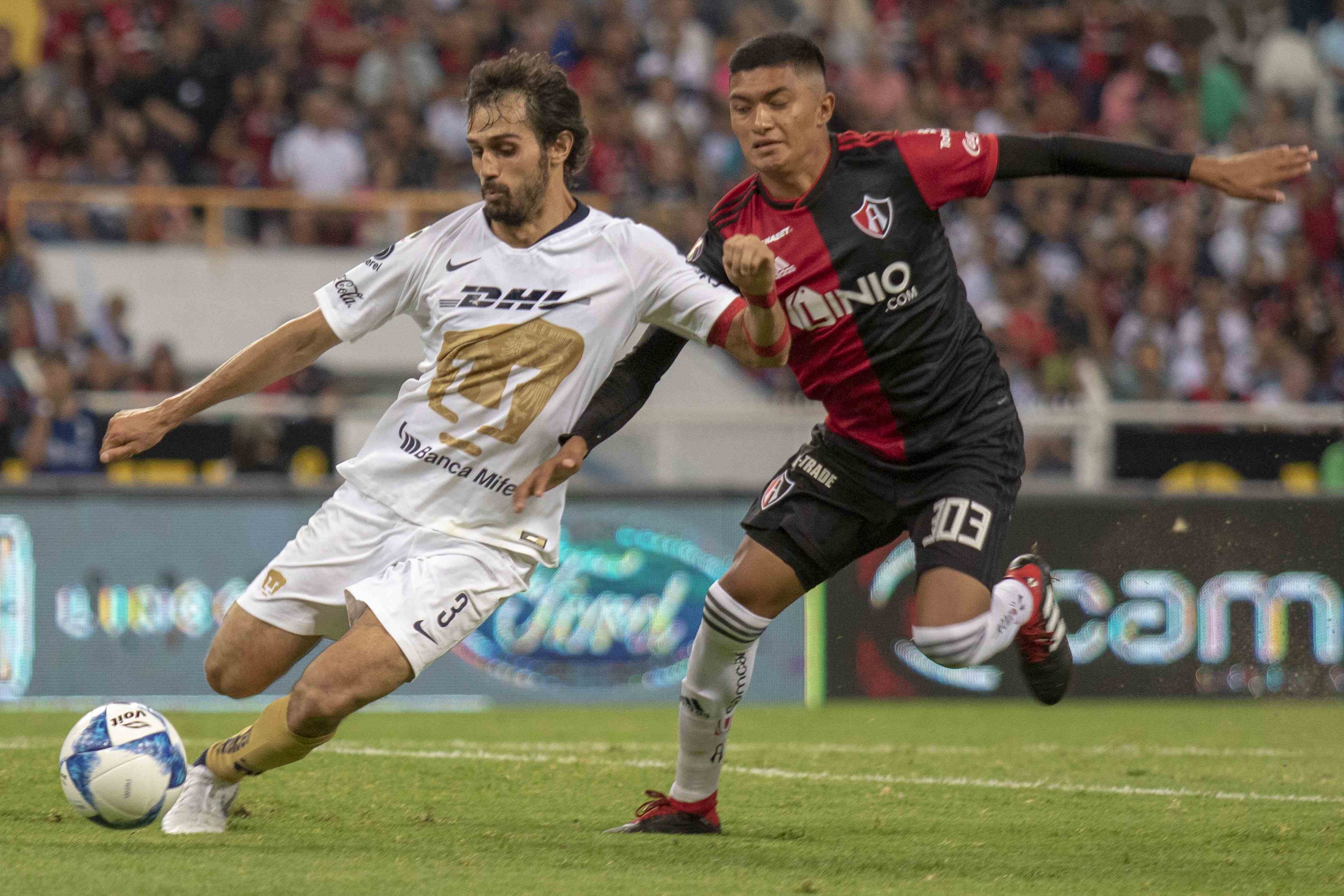 Pumas sigue con paso perfecto; derrota 3-0 al Atlas