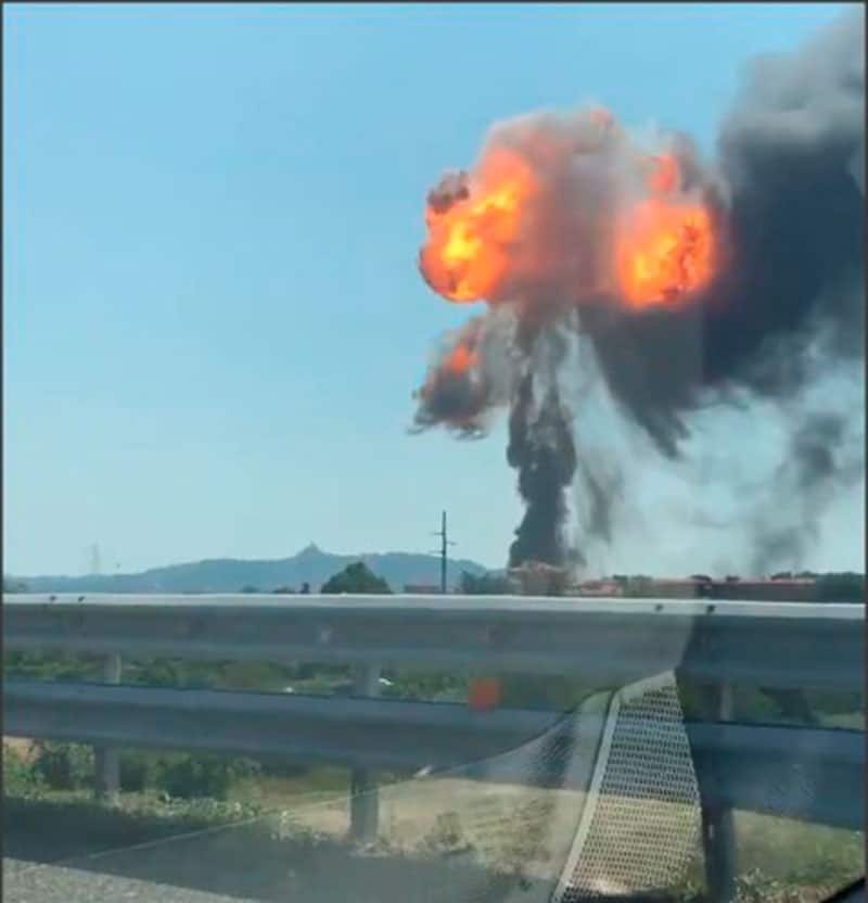 Al menos un muerto y mÃ¡s de 60 heridos en la explosiÃ³n de un camiÃ³n en Italia