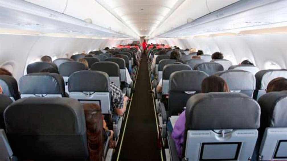 ¿Sabías que la ropa que uses durante vuelo podría salvarte la vida en accidente aéreo?