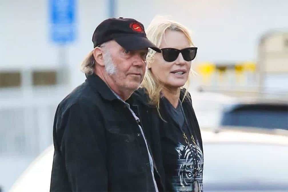 Neil Young y Daryl Hannah contraen matrimonio en secreto