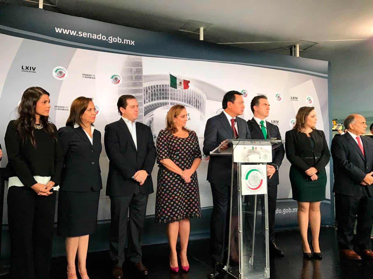 Senadores priístas respaldan a Adrían y a Cristina