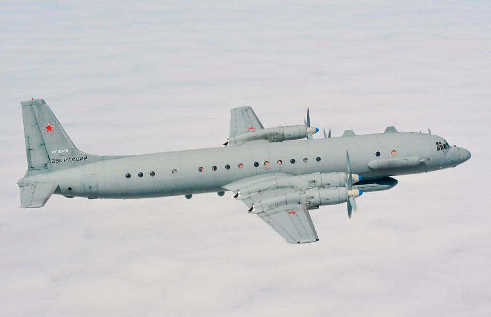 Moscú: misiles sirios derriban avión ruso en el Mediterráneo