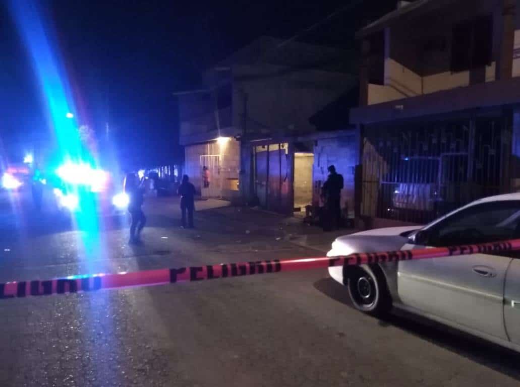 Asesinan a hombre y lesionan a su hijo en Monterrey