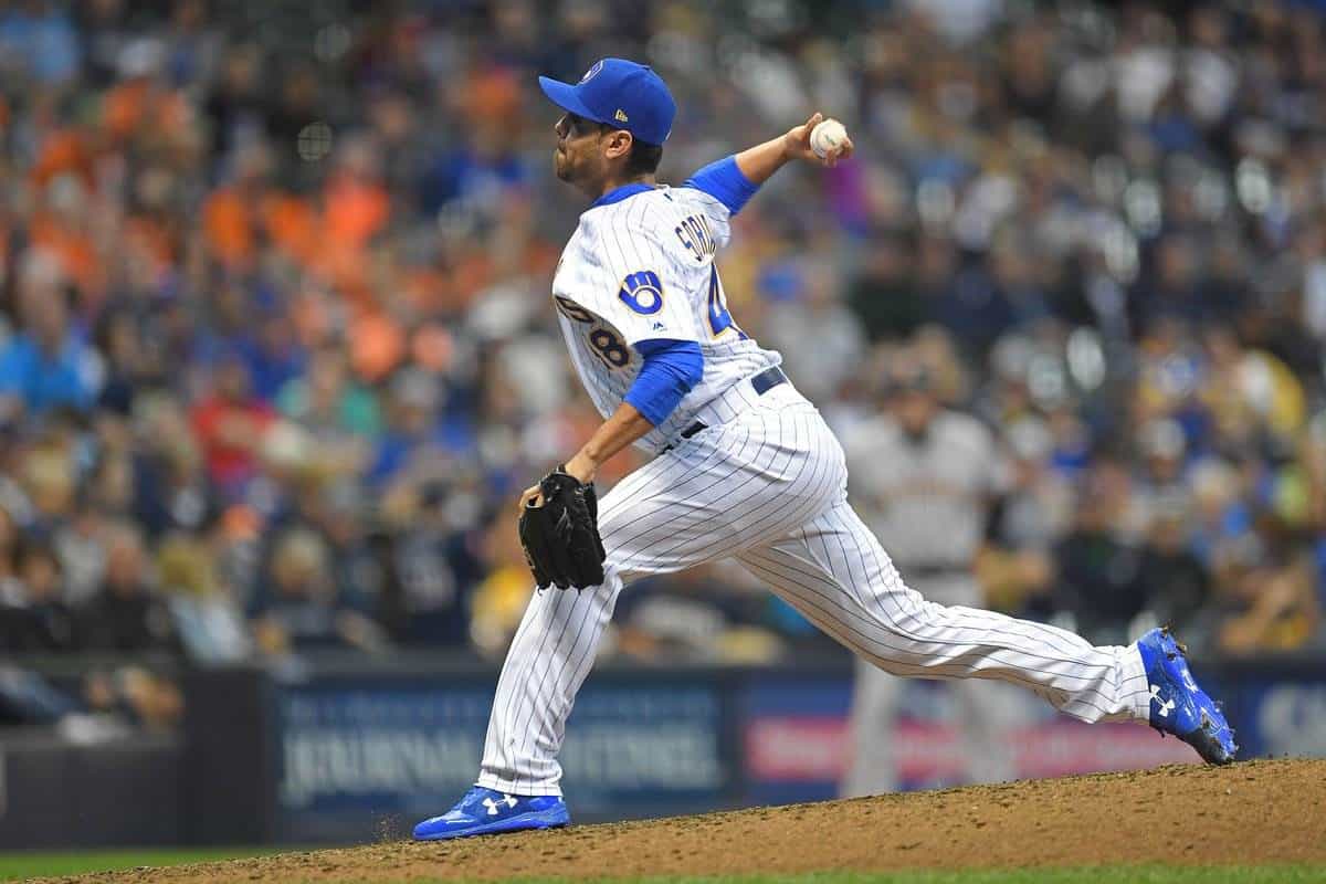 Mexicano Soria logra segundo triunfo con Cerveceros ante Tigres