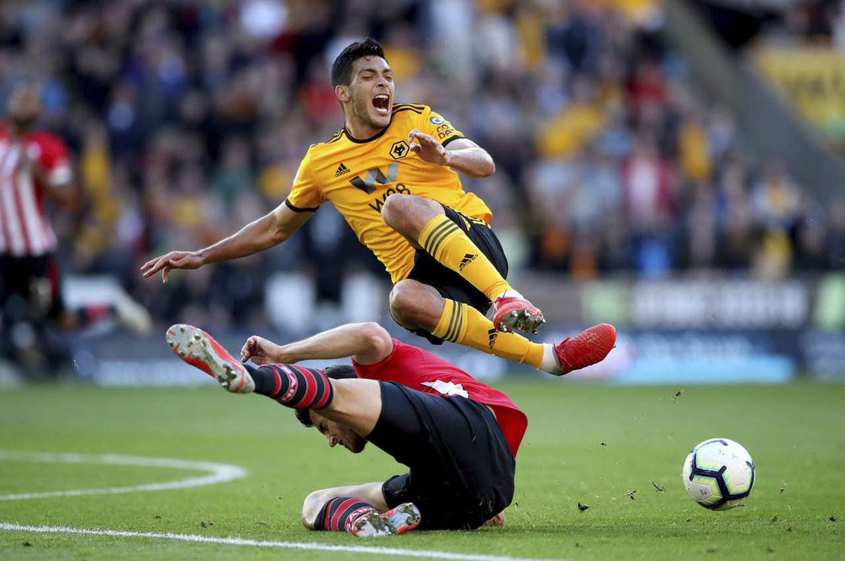 Raúl Jiménez y Wolverhampton vencen 2-0 al Southampton