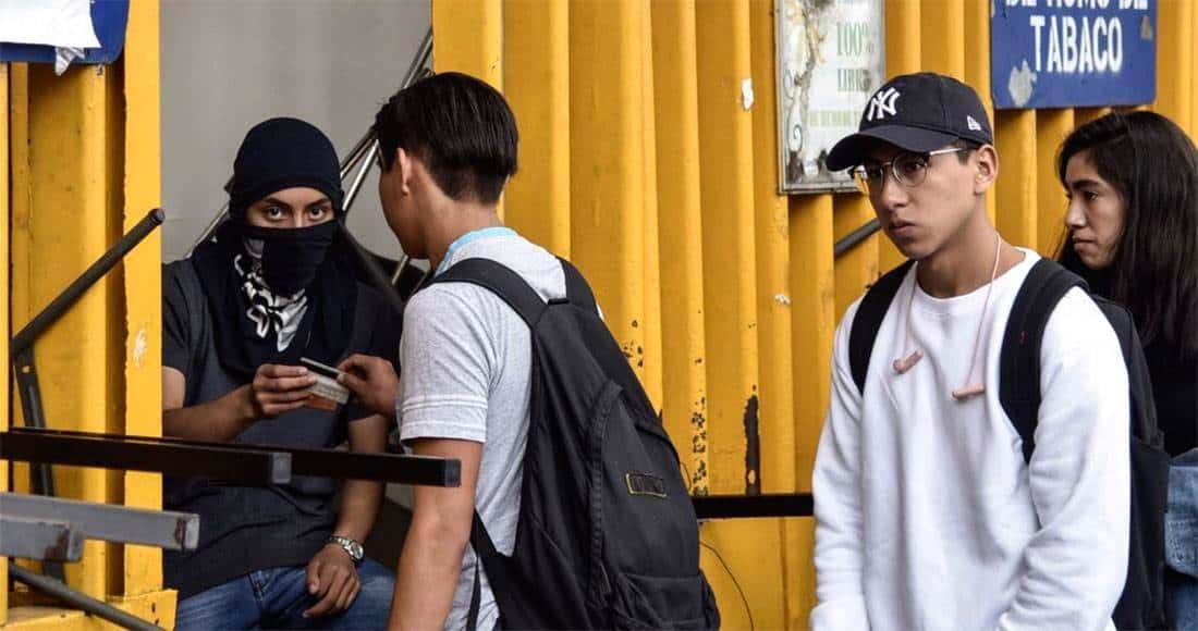 Encapuchados vuelven a tomar CCH Azcapotzalco