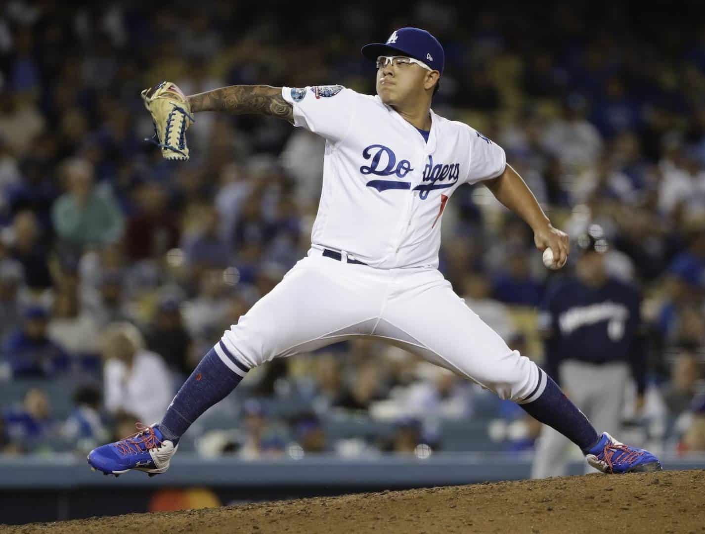 Julio Urías consigue victoria y Dodgers empata serie