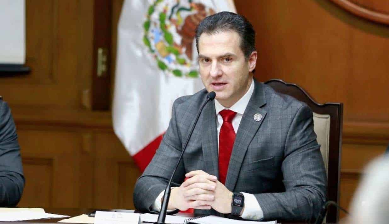 Truena Adrián contra Estado por intentar reducir presupuesto de seguridad