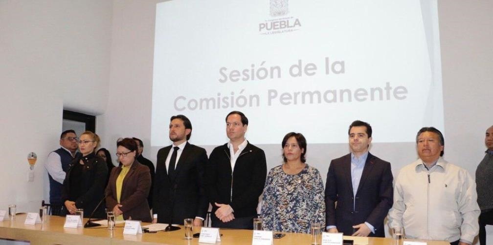 Notifican a Congreso de Puebla ausencia de gobernadora y piden designar interino