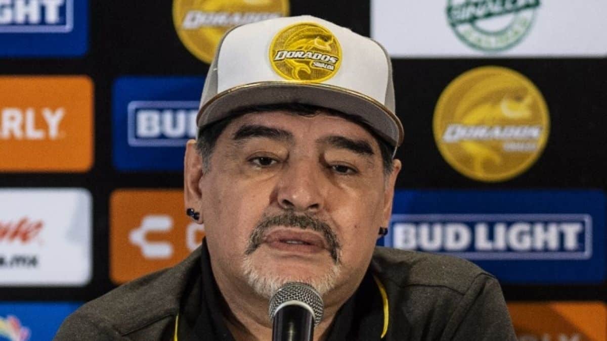 Internan a Maradona en Argentina