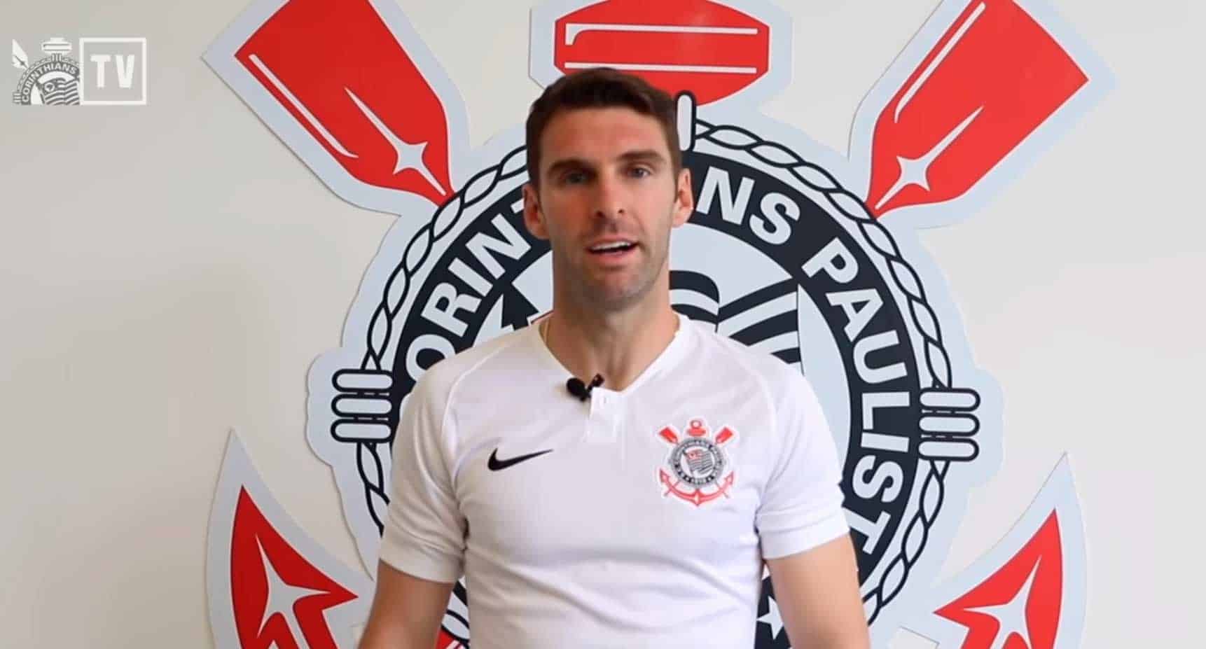 Corinthians de Brasil hace oficial fichaje de Mauro Boselli