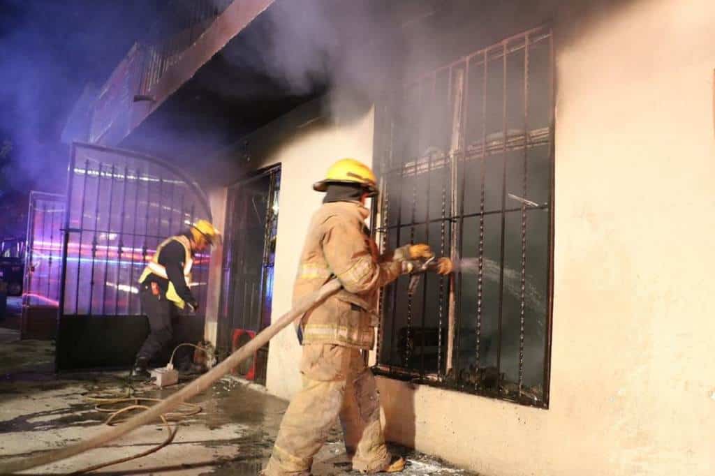 Arde en llamas casa de cantante de Sonido Mazter
