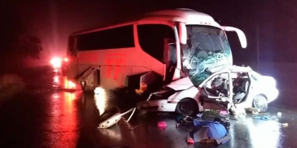 Incrementa a 4 los muertos por choque contra autobús en El Carmen