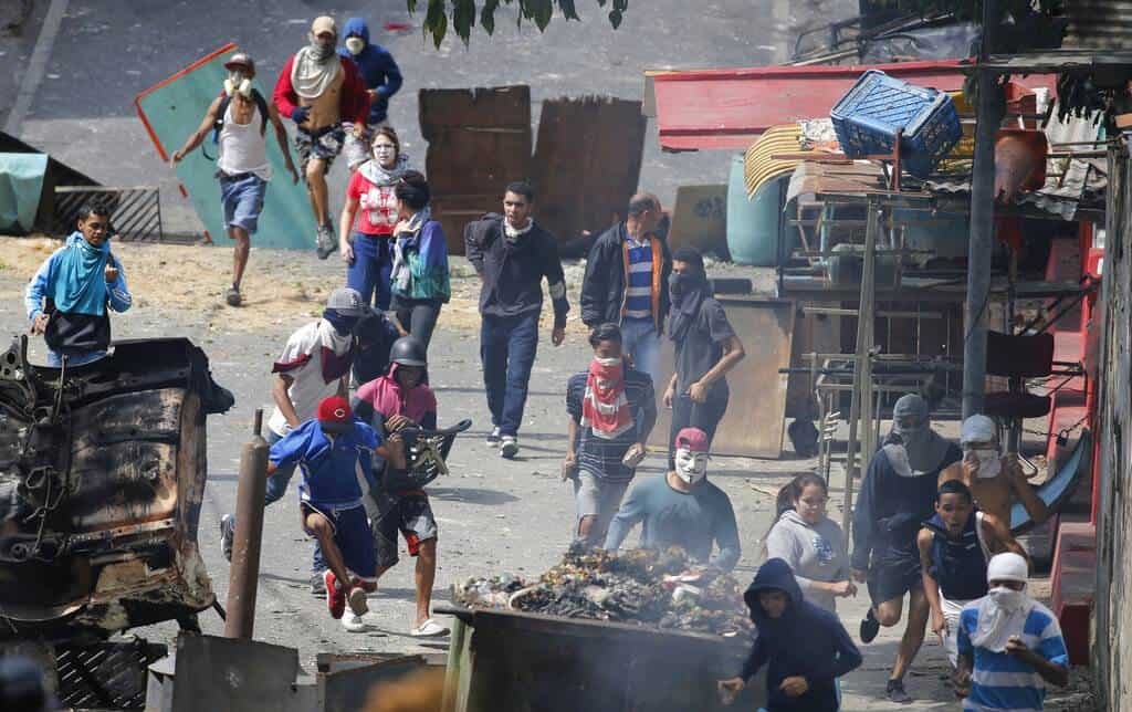 Contabilizan 35 muertos y 850 detenidos en protestas en Venezuela