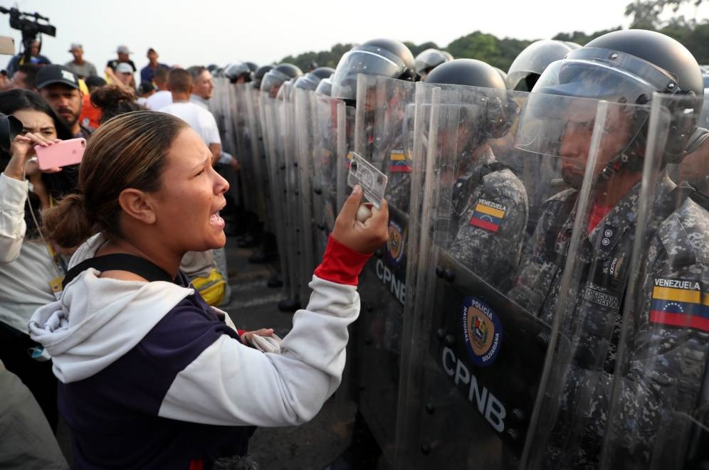Al menos 23 policías y militares huyen de la dictadura de Nicolás Maduro