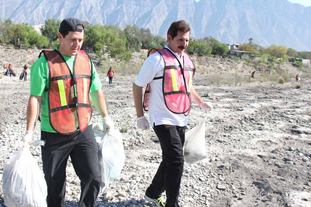 Príistas activan limpieza en río Santa Catarina