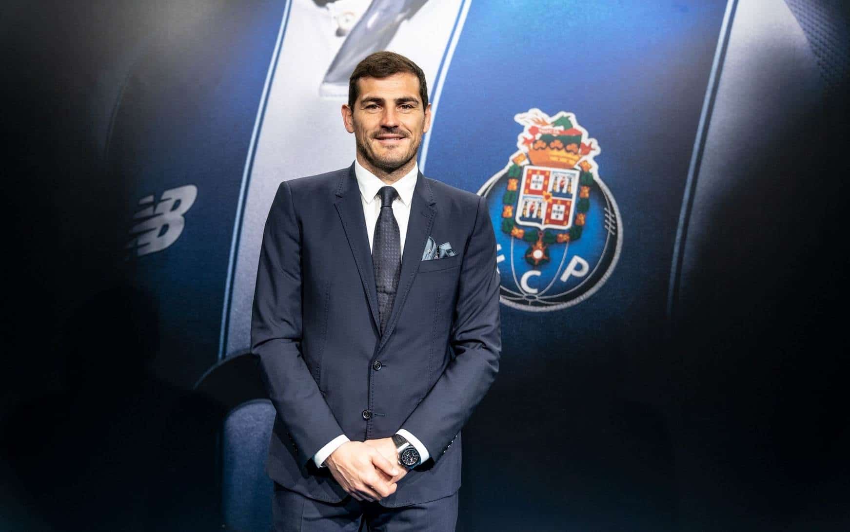 Iker Casillas renueva contrato con Porto