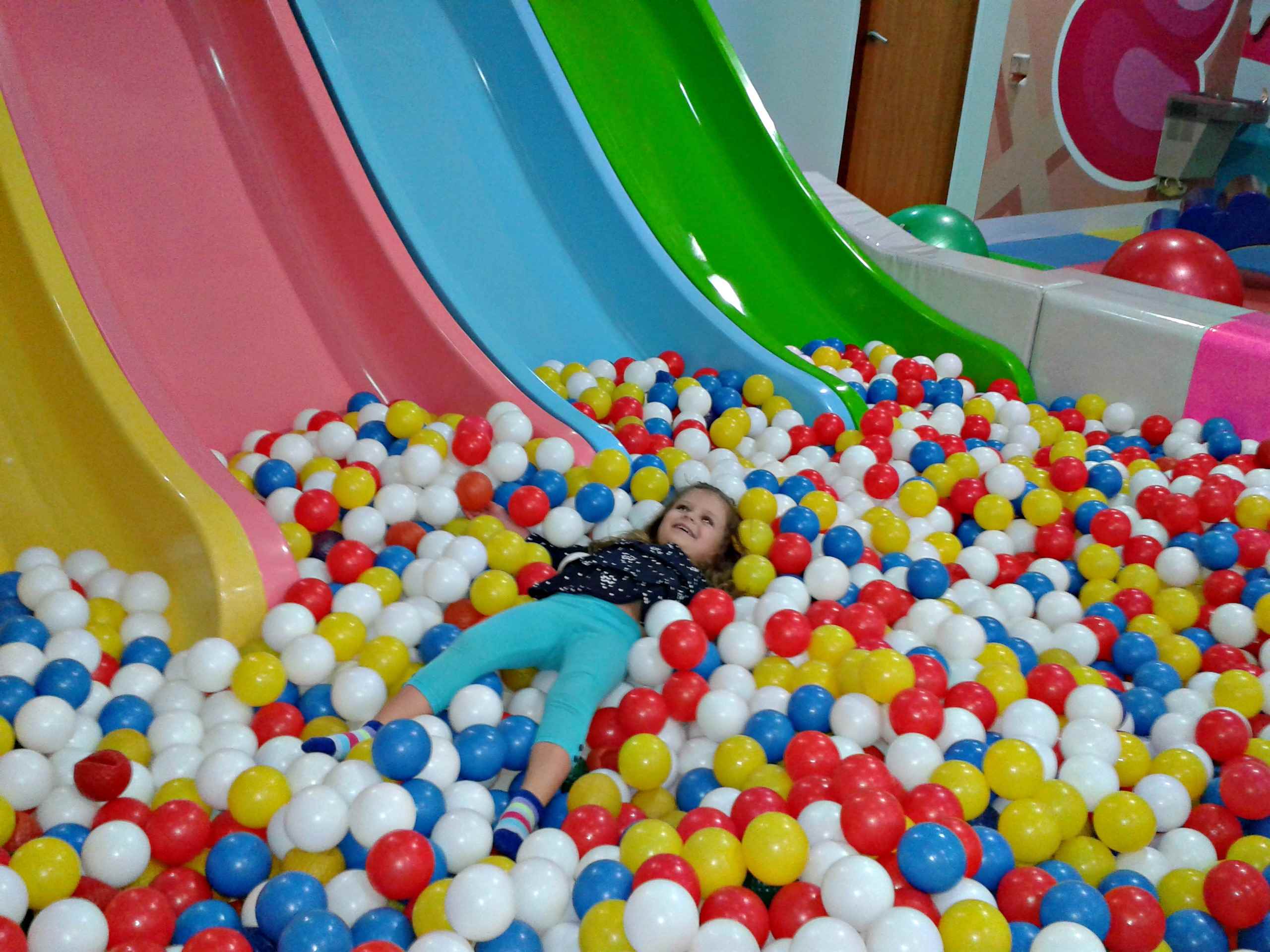 Alertan sobre los peligros en los parques de pelotas