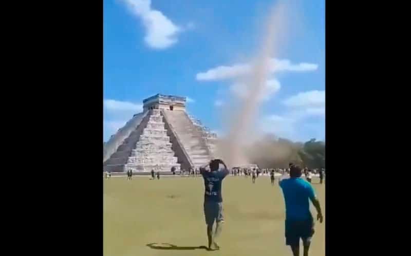 Se hace viral sorprendente tornado en Chichén Itza