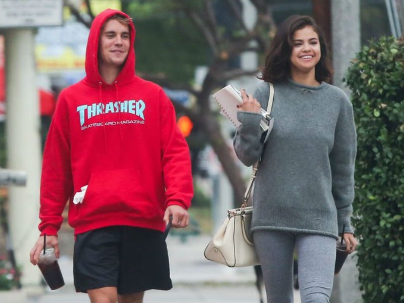 Justin Bieber admite a fan que ama profundamente a Selena