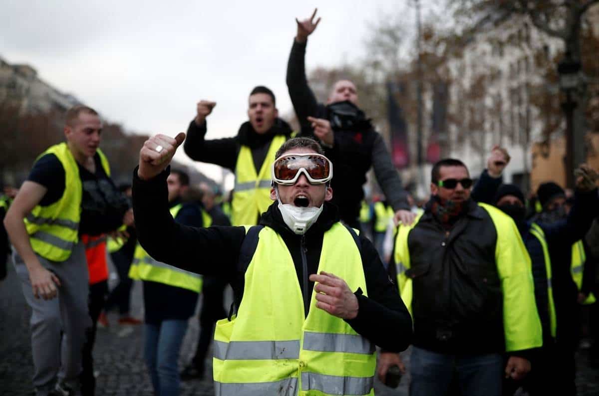 'Chalecos amarillos” confirman protestas en Francia pese a restricciones