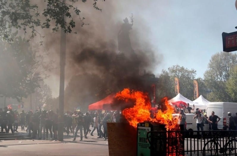 Otra vez Francia 'en llamas'... ahora por Chalecos Amarillos