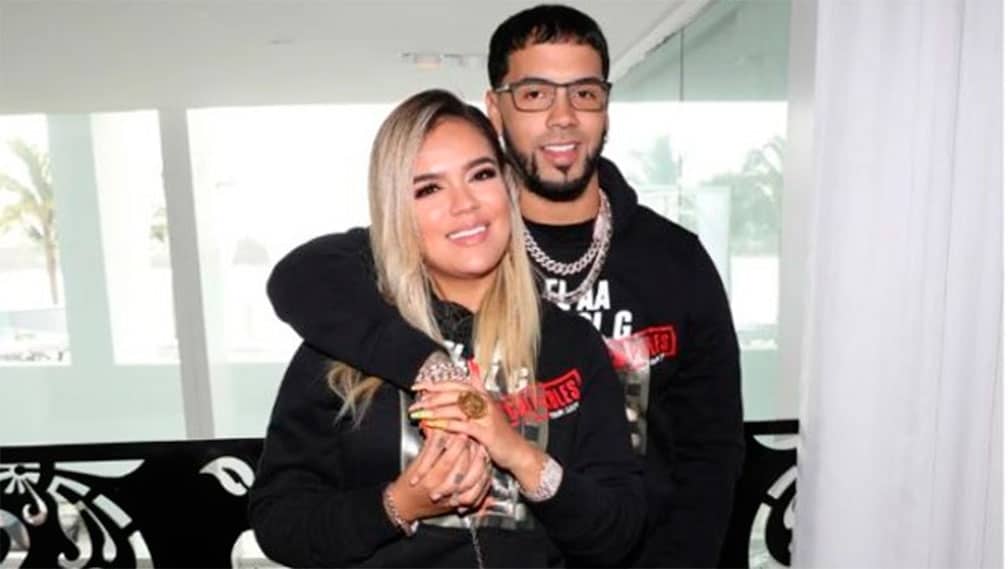 Anuel AA y Karol G son víctimas de millonario robo