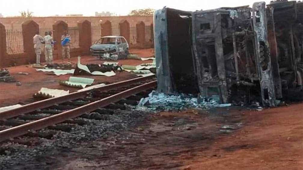 Explota pipa llena de combustible en Níger; hay 55 muertos