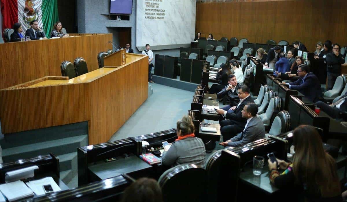 Diputados contemplan votar hoy la verificación vehicular; perfilan aprobarla