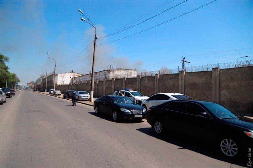 Motín en cárcel de Ucrania; reportan presunta toma de rehenes