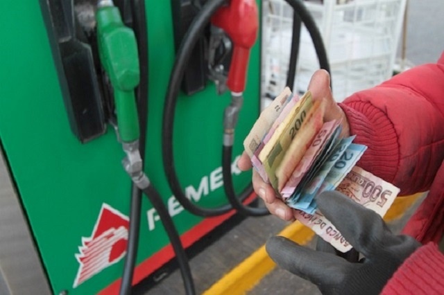 Precios de los combustibles acumulan seis semanas a la baja