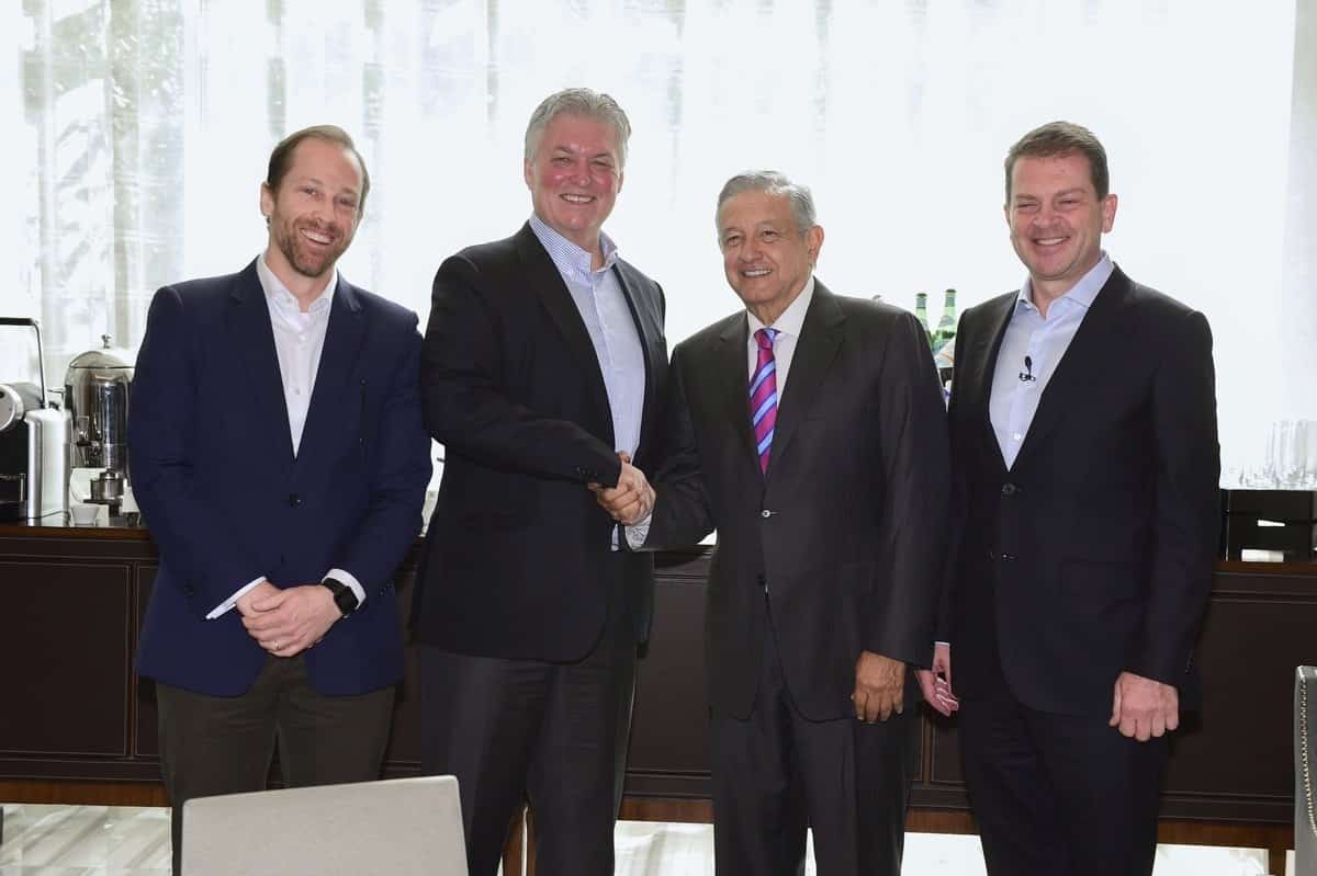 Banqueros están comprometiéndose a invertir en México, afirma AMLO