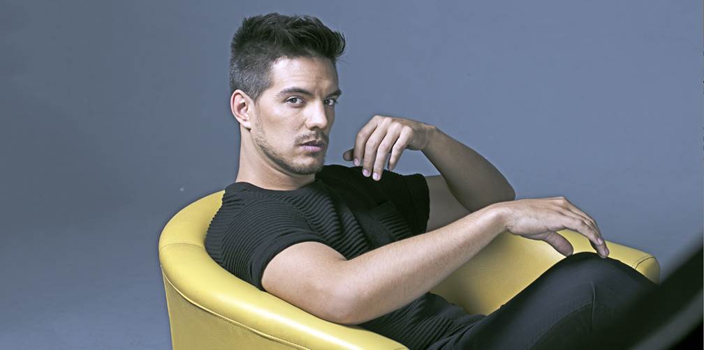Vadhir Derbez prueba suerte en la música