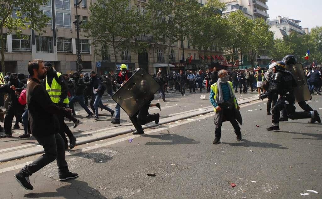 Sigue baja participación en protestas de 'chalecos amarillos' en Francia