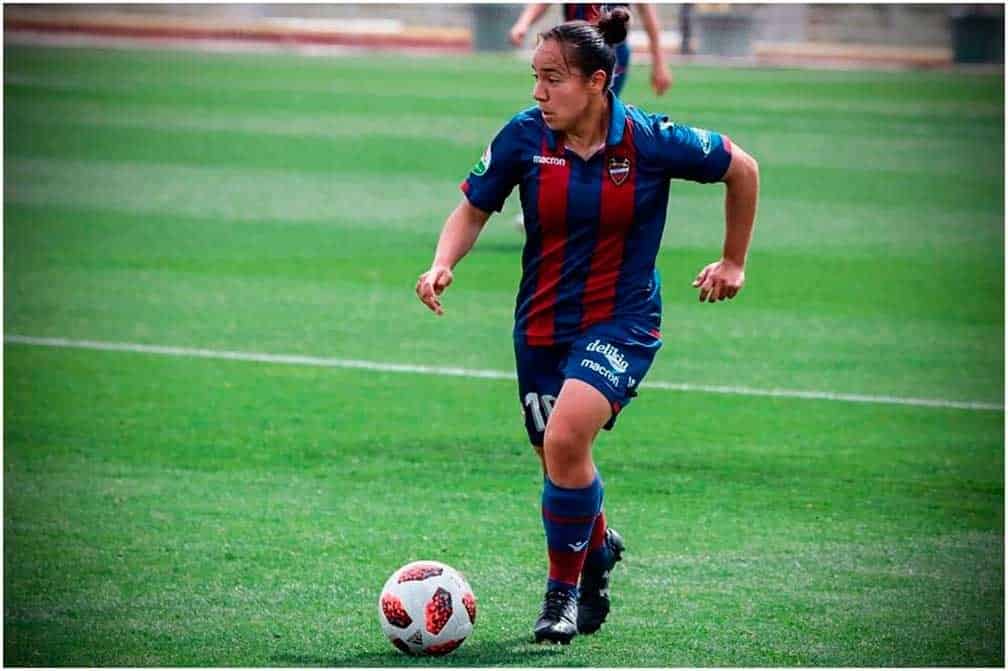 Goleadora mexicana, Charlyn Corral se despide del Levante de España