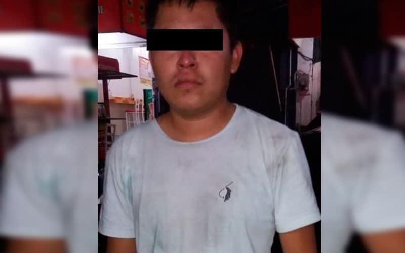 Policía atrapa a sujeto que arrebató un celular